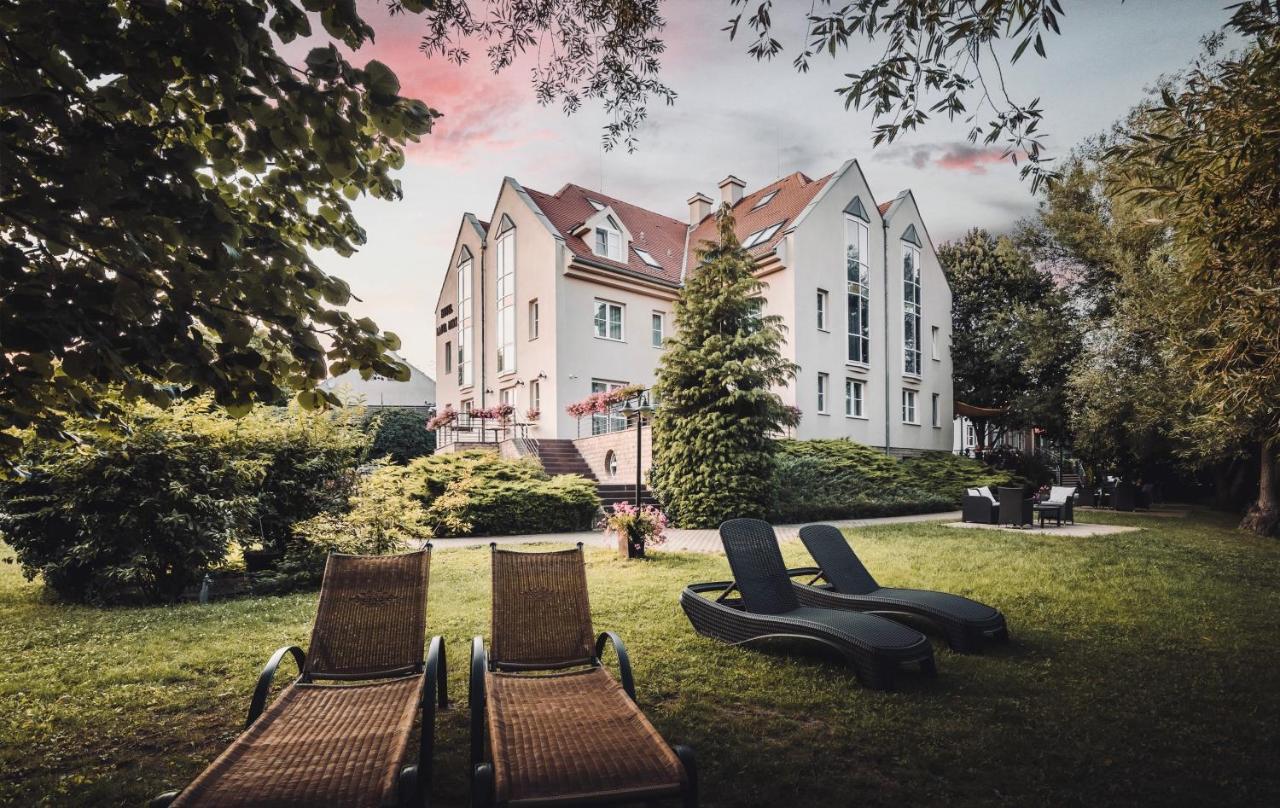 Hotel Lajta Park Mosonmagyarovar Bagian luar foto