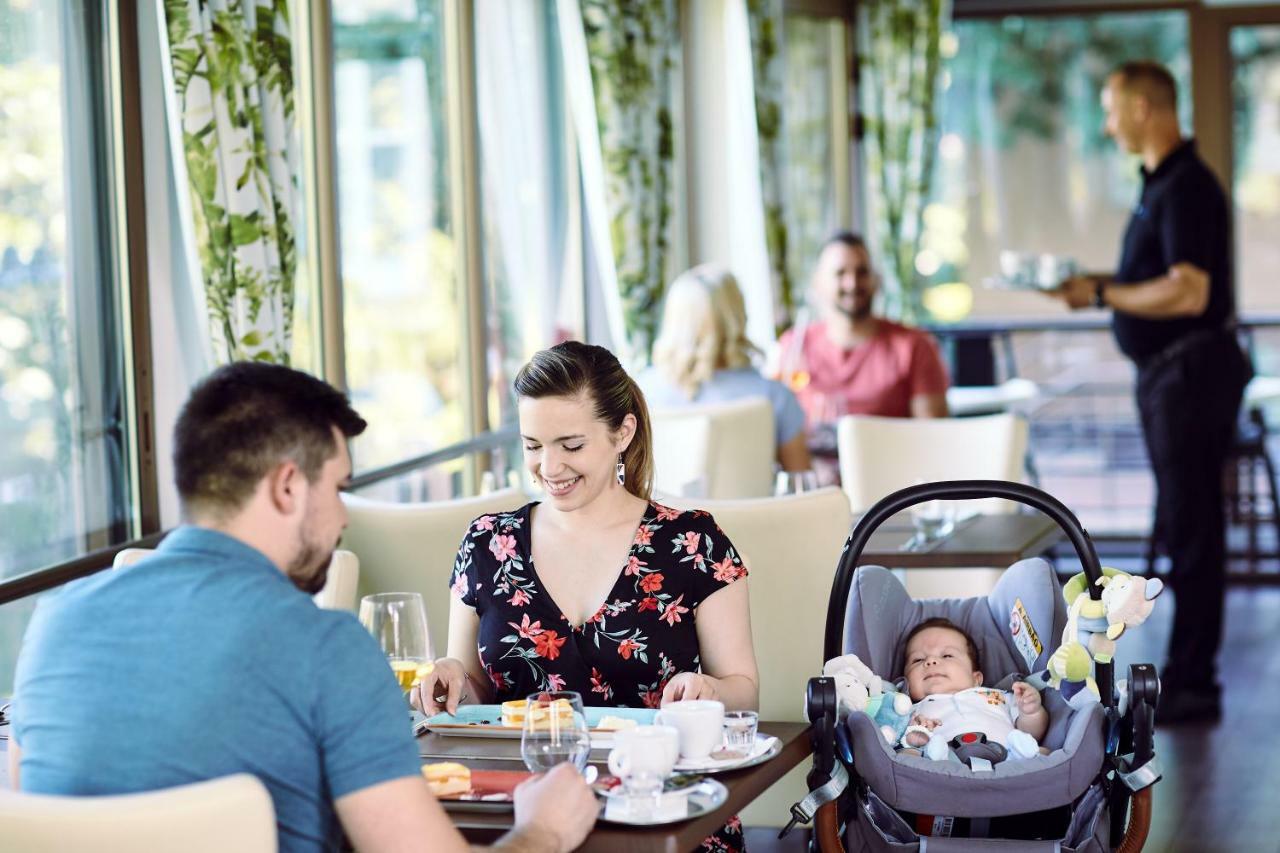 Hotel Lajta Park Mosonmagyarovar Bagian luar foto